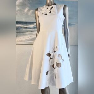 □$2,575 NEW OSCAR DE LA RENTA WHITE FLOWER  MIDI RUNW DRESS 4 S